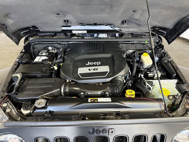 Used 2014 Jeep Wrangler Unlimited Sahara image 28