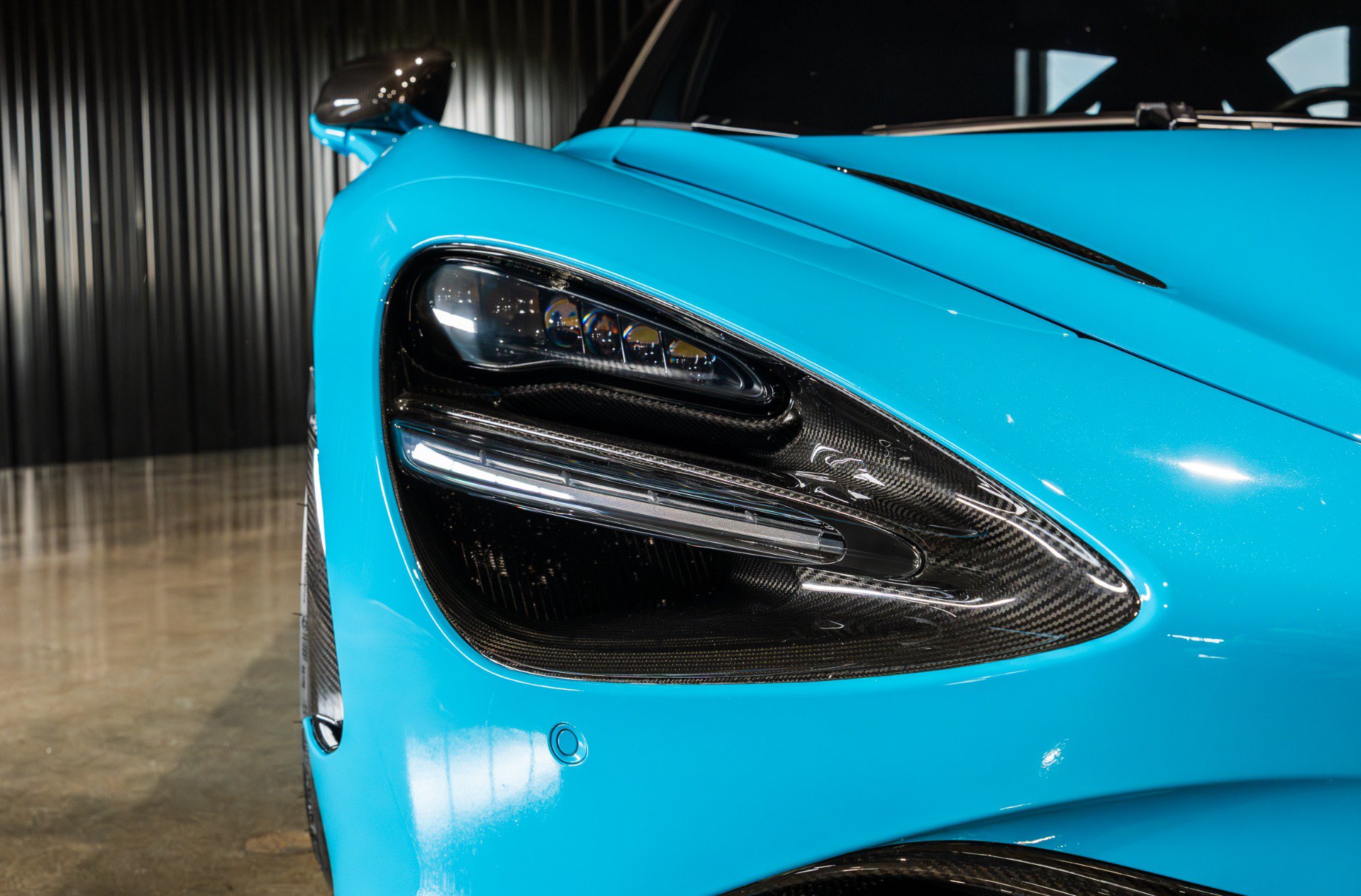 Used 2018 McLaren 720S RWD image 19