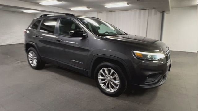 Used 2022 Jeep Cherokee Latitude Lux image 2