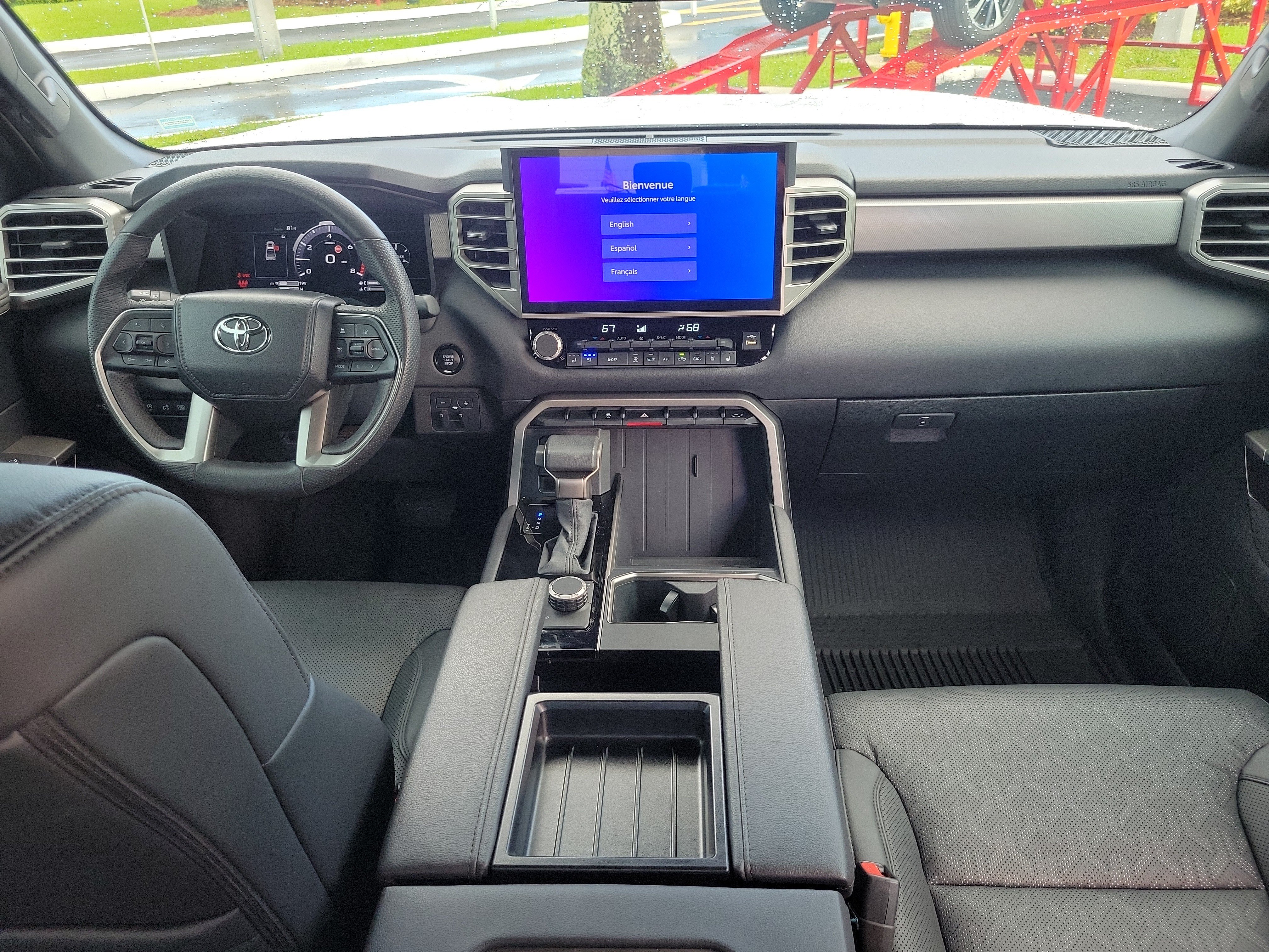 Used 2025 Toyota Tundra Limited AWD/4WD image 16