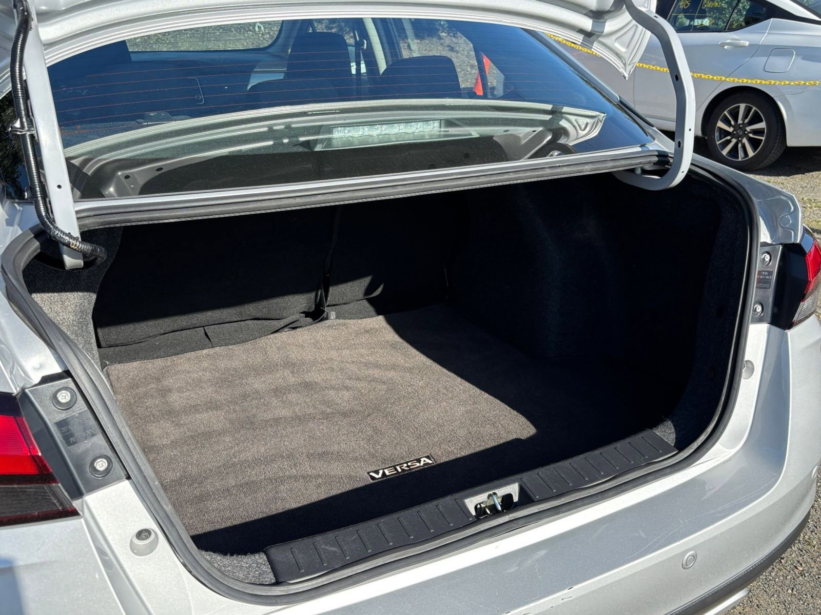 Used 2025 Nissan Versa SV image 29