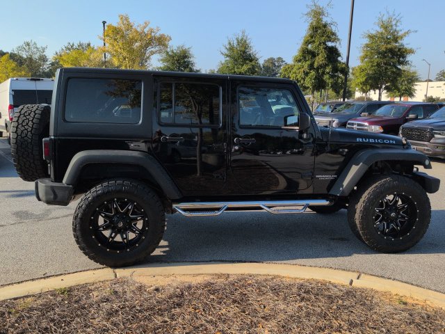 Used 2015 Jeep Wrangler Unlimited Rubicon AWD/4WD image 3