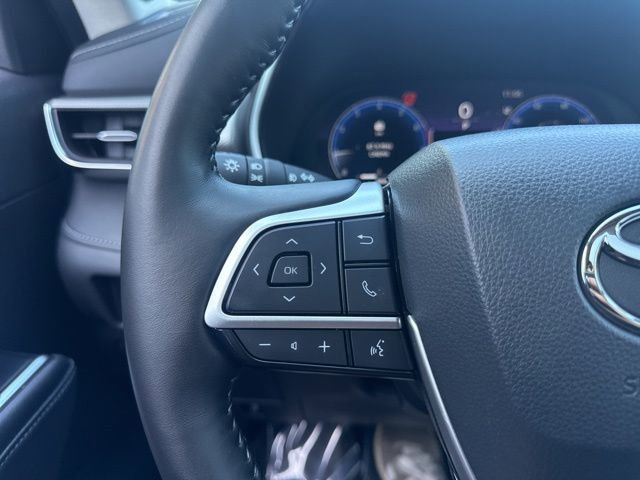 Used 2024 Toyota Highlander Platinum AWD/4WD image 23