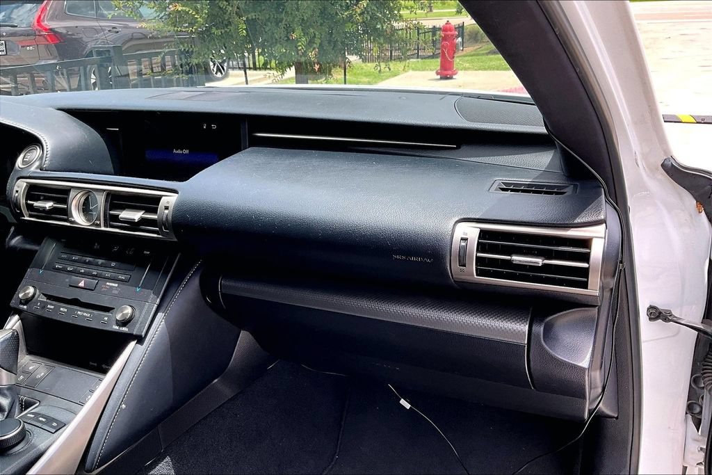 Used 2016 Lexus IS 200t w/ F Sport Package RWD image 18