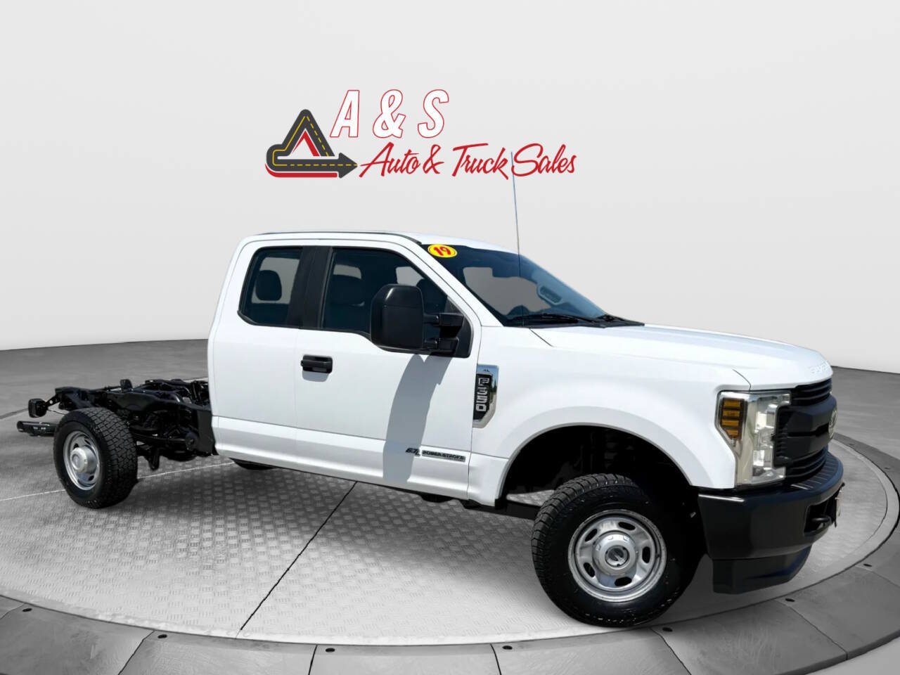 Used 2019 Ford F350 XL w/ Snow Plow Prep Package AWD/4WD image 1
