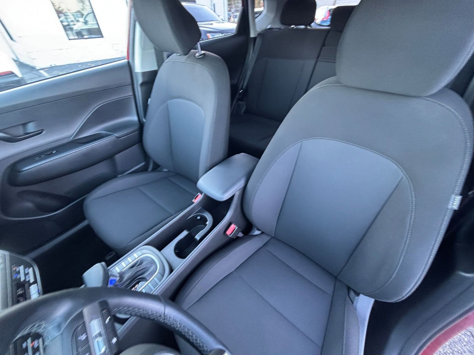 Used 2025 Hyundai Kona SEL image 46