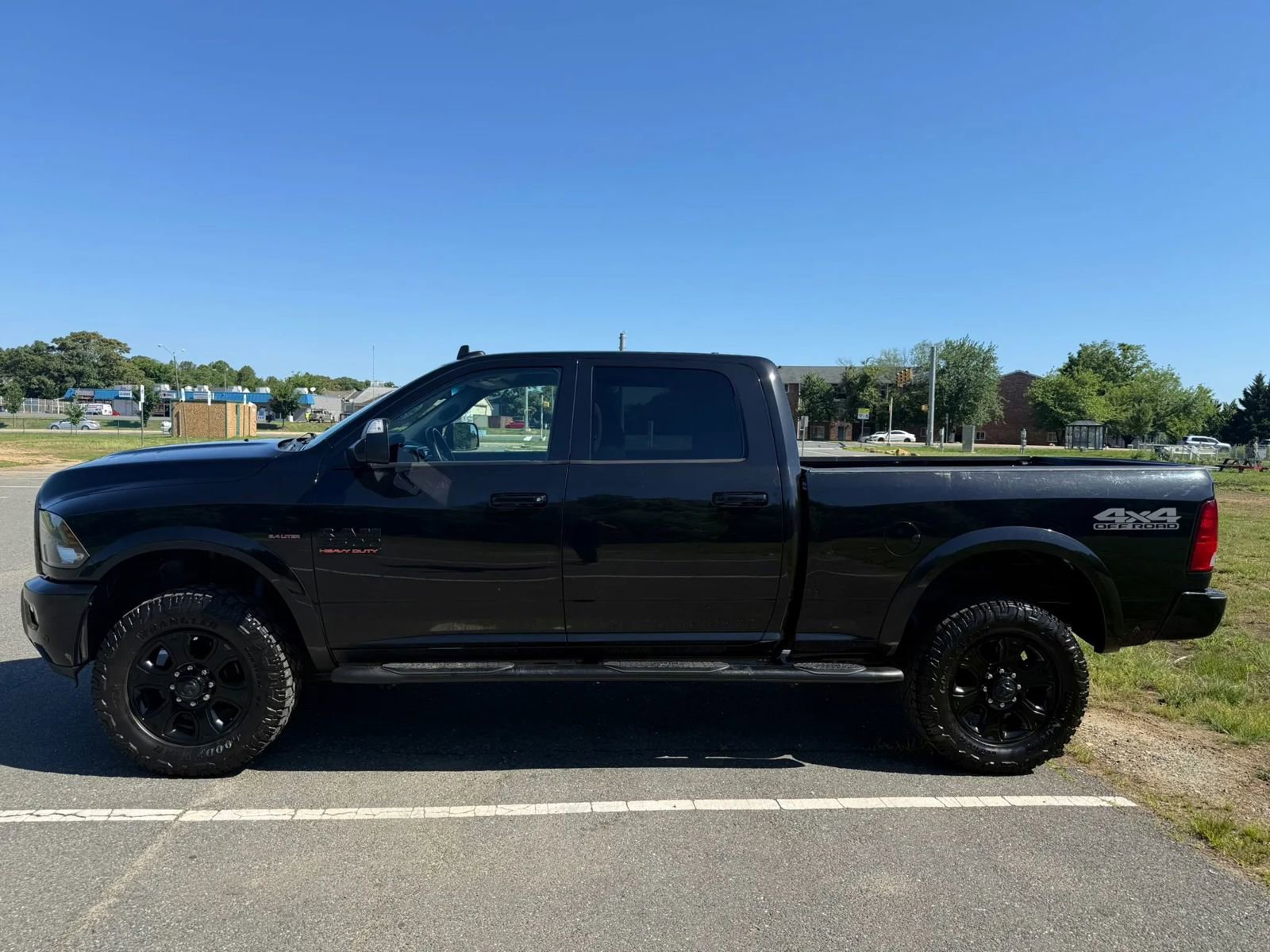 Used 2017 RAM 2500 Big Horn w/ Sport Appearance Group AWD/4WD image 4