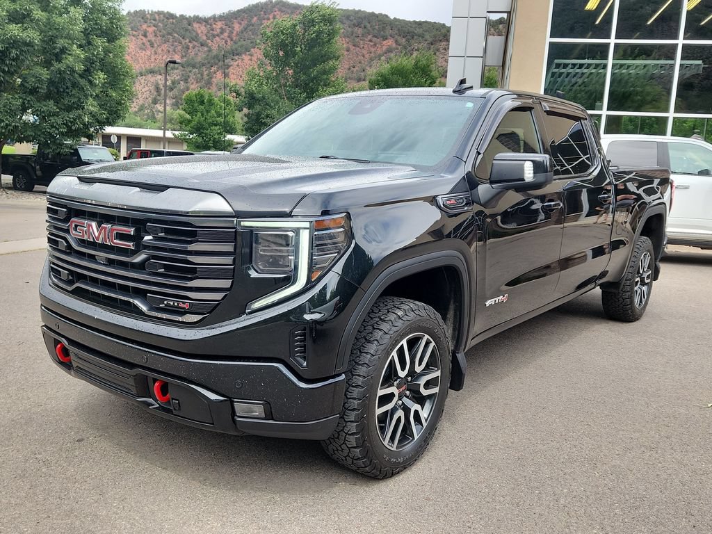 Used 2023 GMC Sierra 1500 AT4 w/ Technology Package AWD/4WD image 4