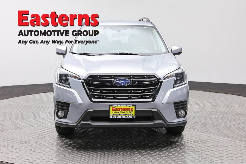 Used 2022 Subaru Forester Premium AWD/4WD image 2