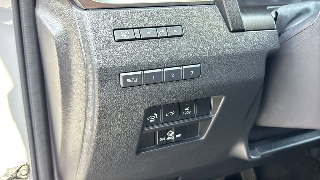 Used 2024 Lexus GX 550 w/ Accessory Package (2T) image 13