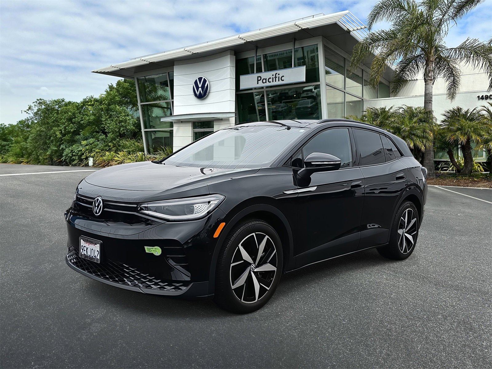 Used 2023 Volkswagen ID.4 Pro S image 1