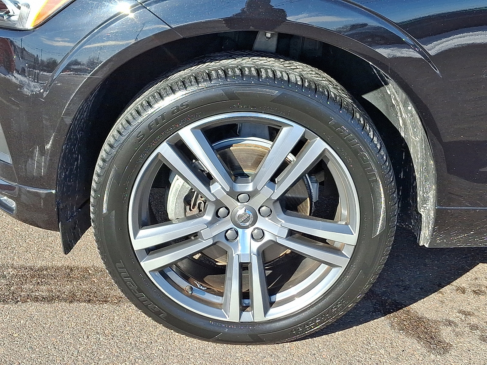 Used 2021 Volvo XC60 T5 Momentum w/ Premium Package image 8