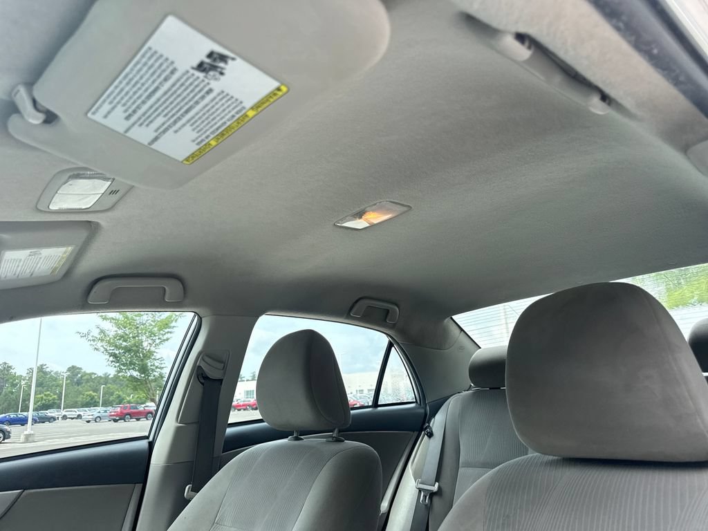 Used 2012 Toyota Corolla LE FWD image 30