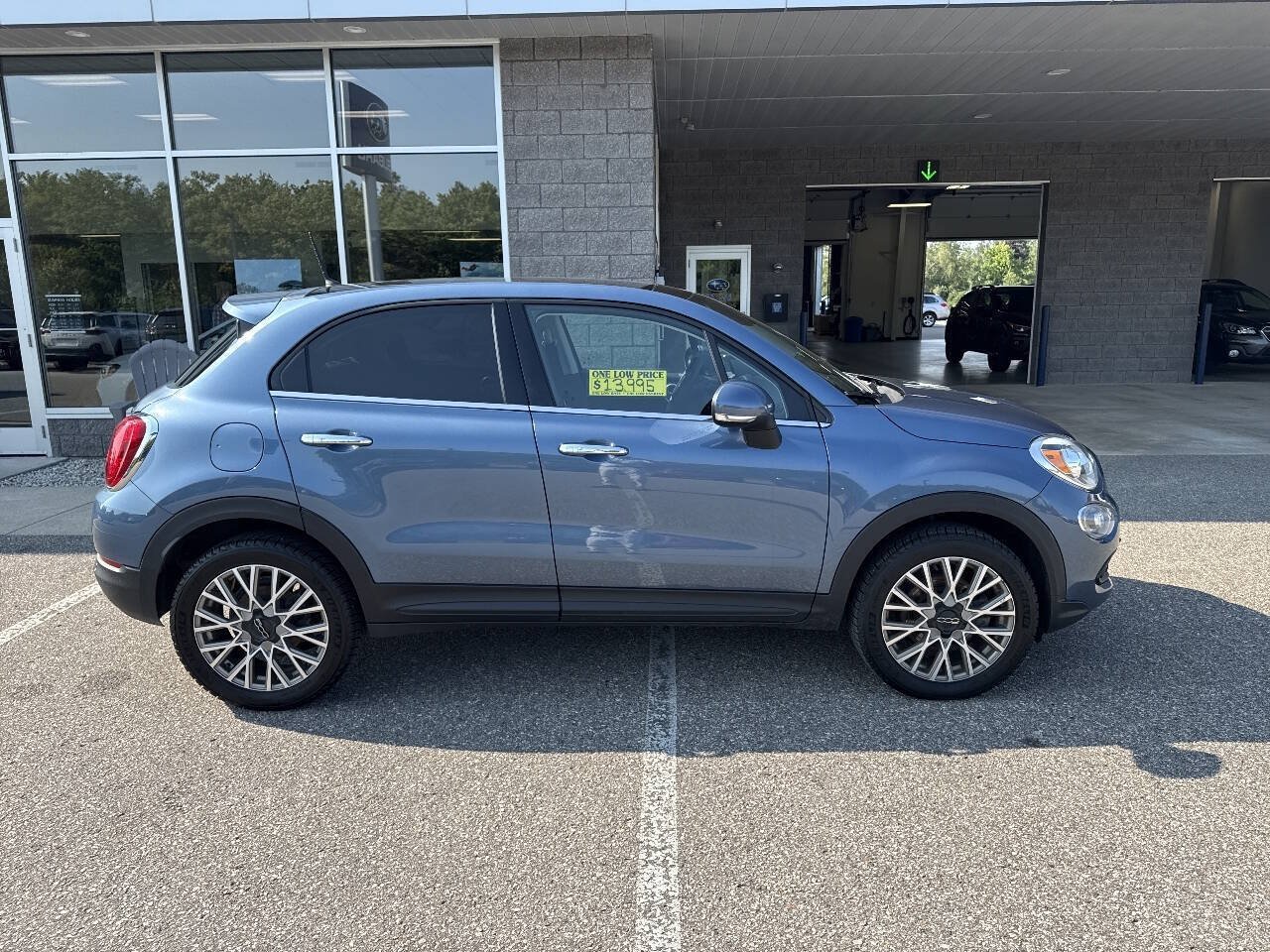 Used 2017 FIAT 500X Lounge w/ Lounge Premium Package (AWD) image 2