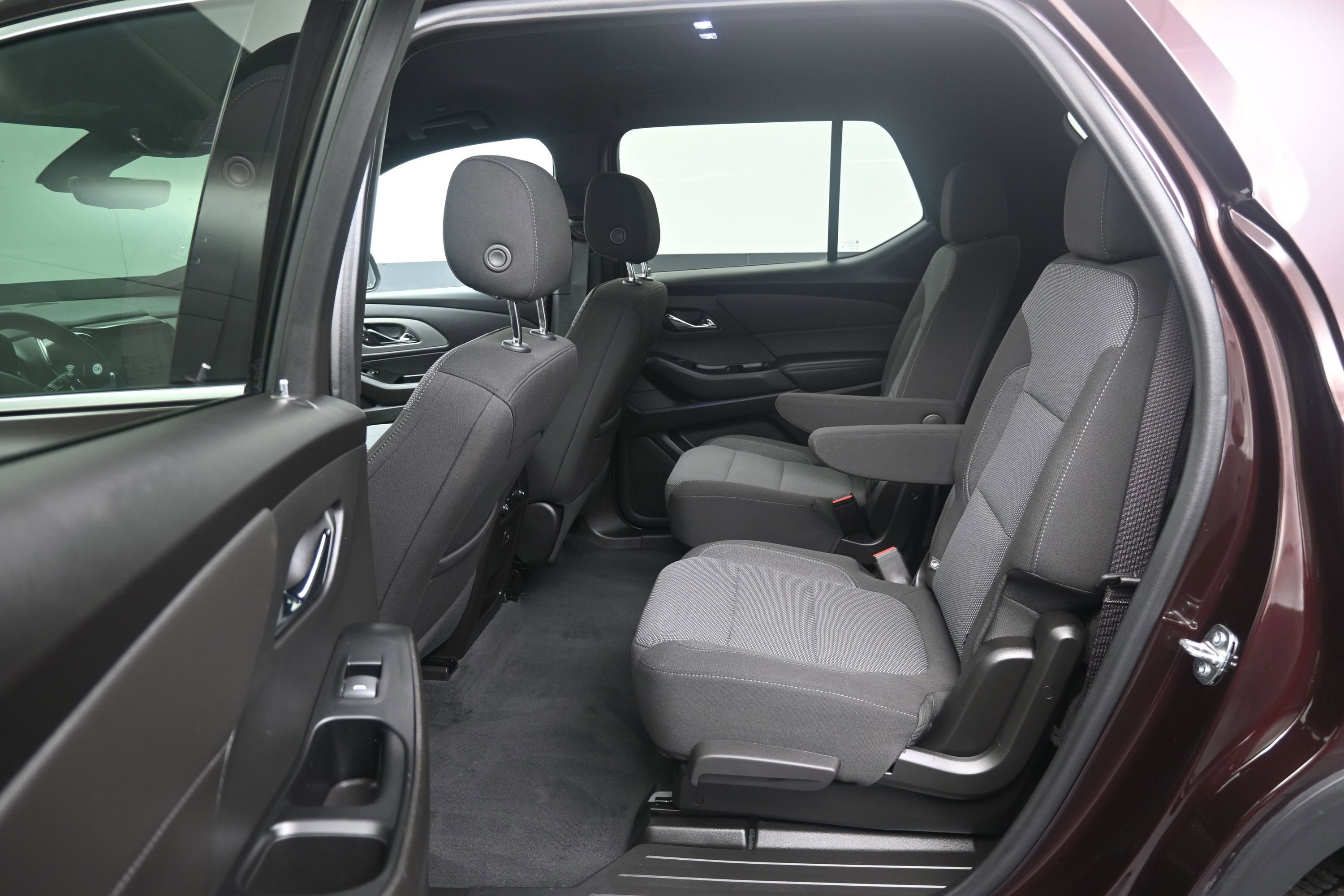 Used 2023 Chevrolet Traverse LT w/ Rear Camera Mirror Package AWD/4WD image 14