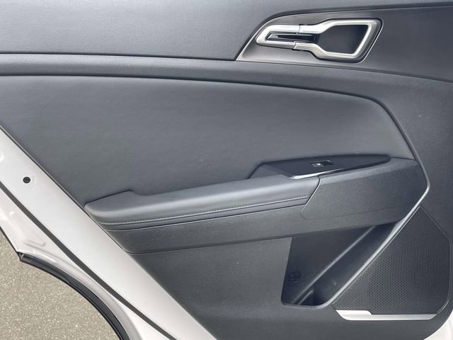 Used 2025 Kia Sportage EX w/ Premium Package image 10