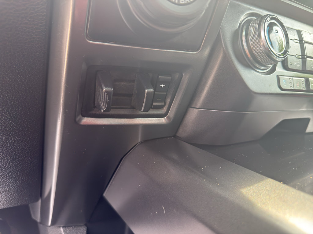 Used 2018 Ford F150 Lariat w/ Equipment Group 502A Luxury AWD/4WD image 28