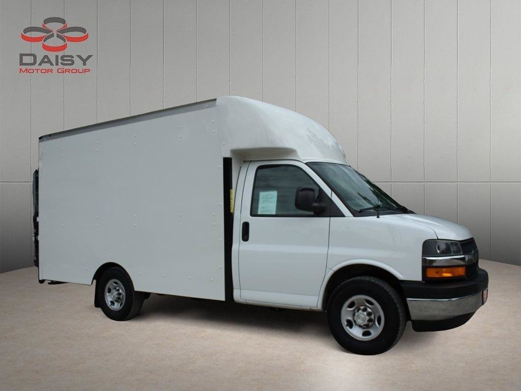 Used 2019 Chevrolet Express 3500 w/ Power Convenience Package RWD image 3