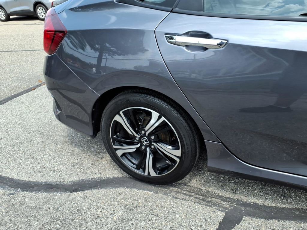 Used 2016 Honda Civic Touring image 4