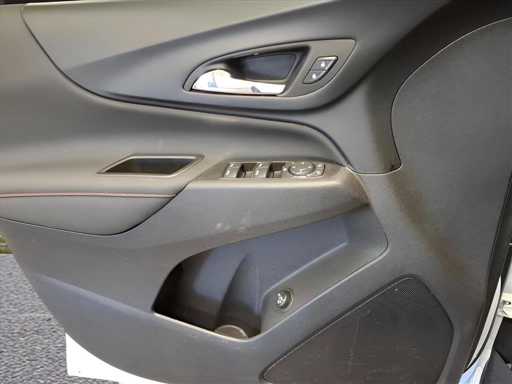 Used 2024 Chevrolet Equinox RS image 11