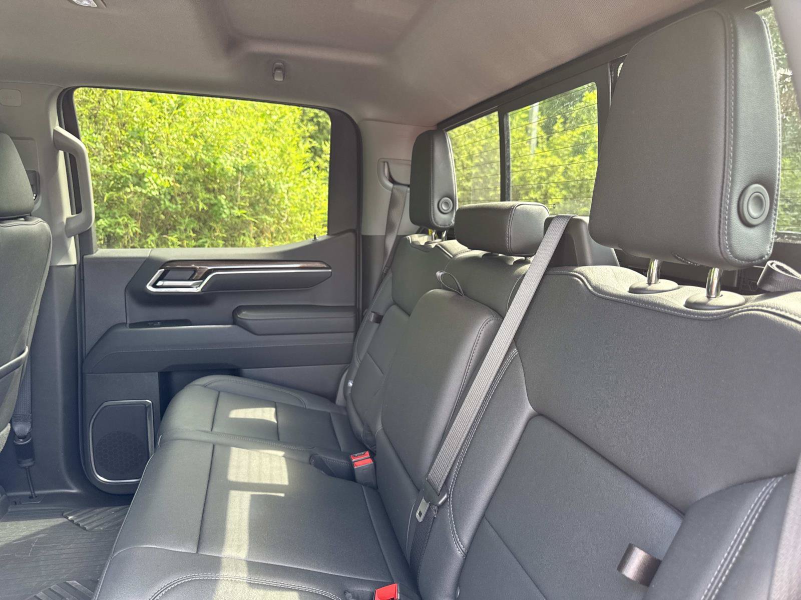 Used 2026 Chevrolet Silverado 1500 LT Trail Boss w/ Convenience Package II AWD/4WD image 11