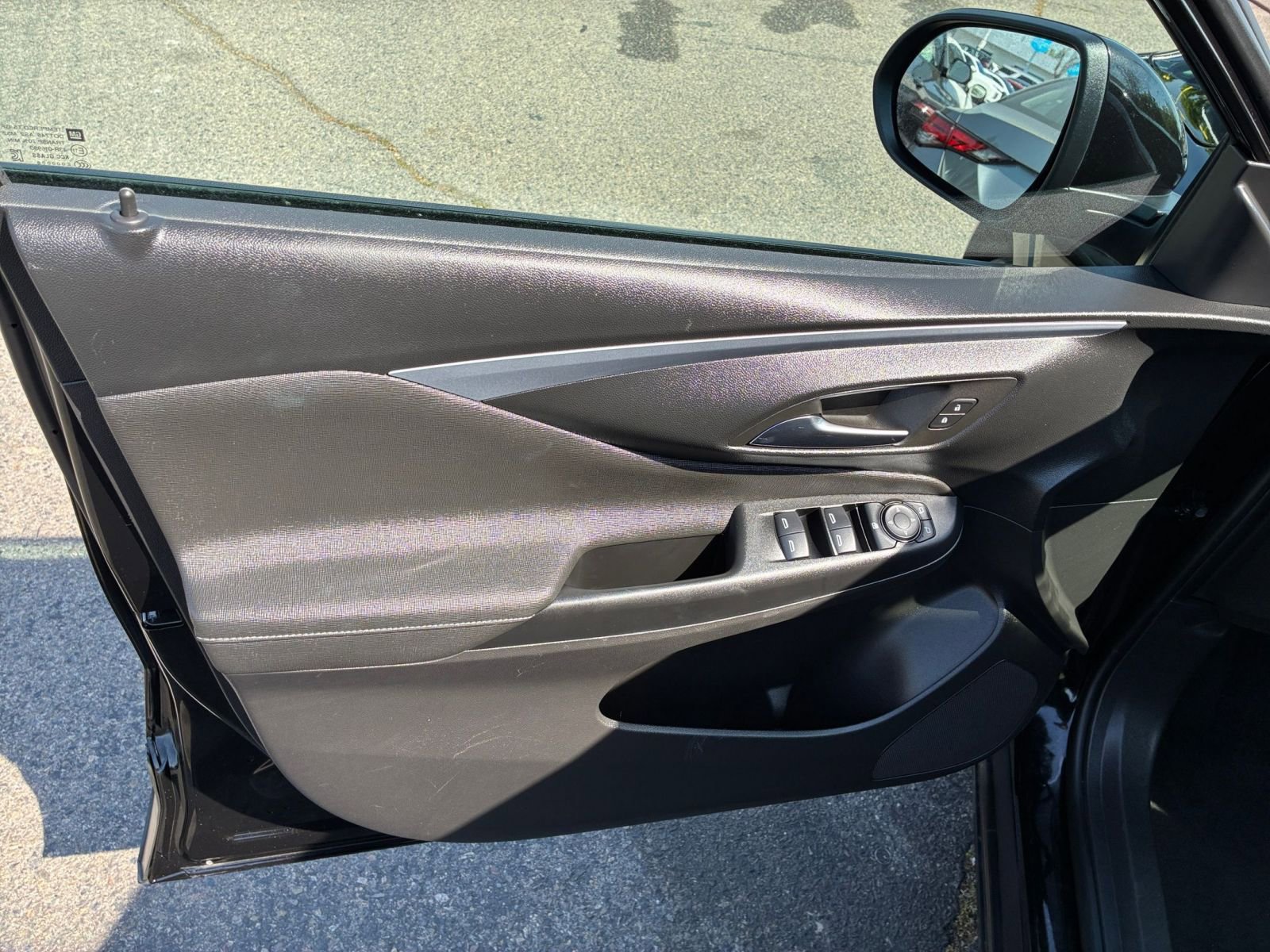 Used 2025 Buick Envista Preferred image 18