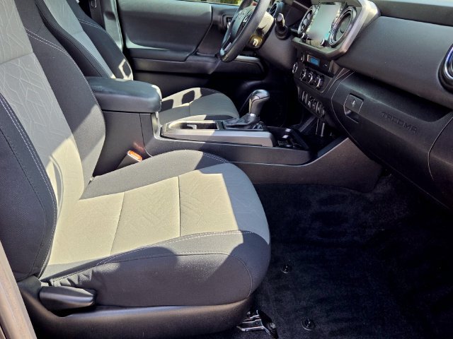 Used 2021 Toyota Tacoma TRD Sport RWD image 18