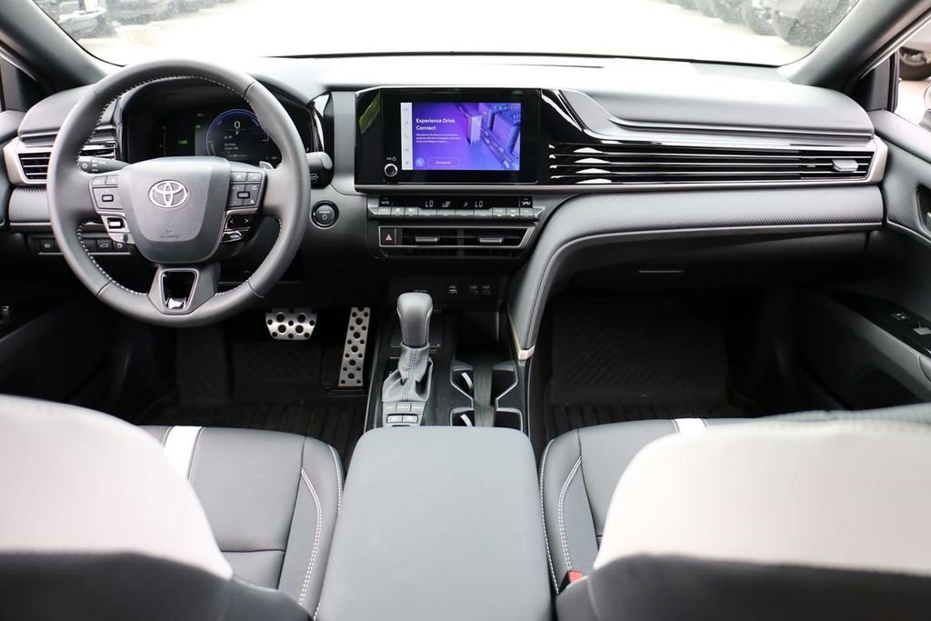 Used 2026 Toyota Camry Hybrid w/ Convenience Package FWD image 25
