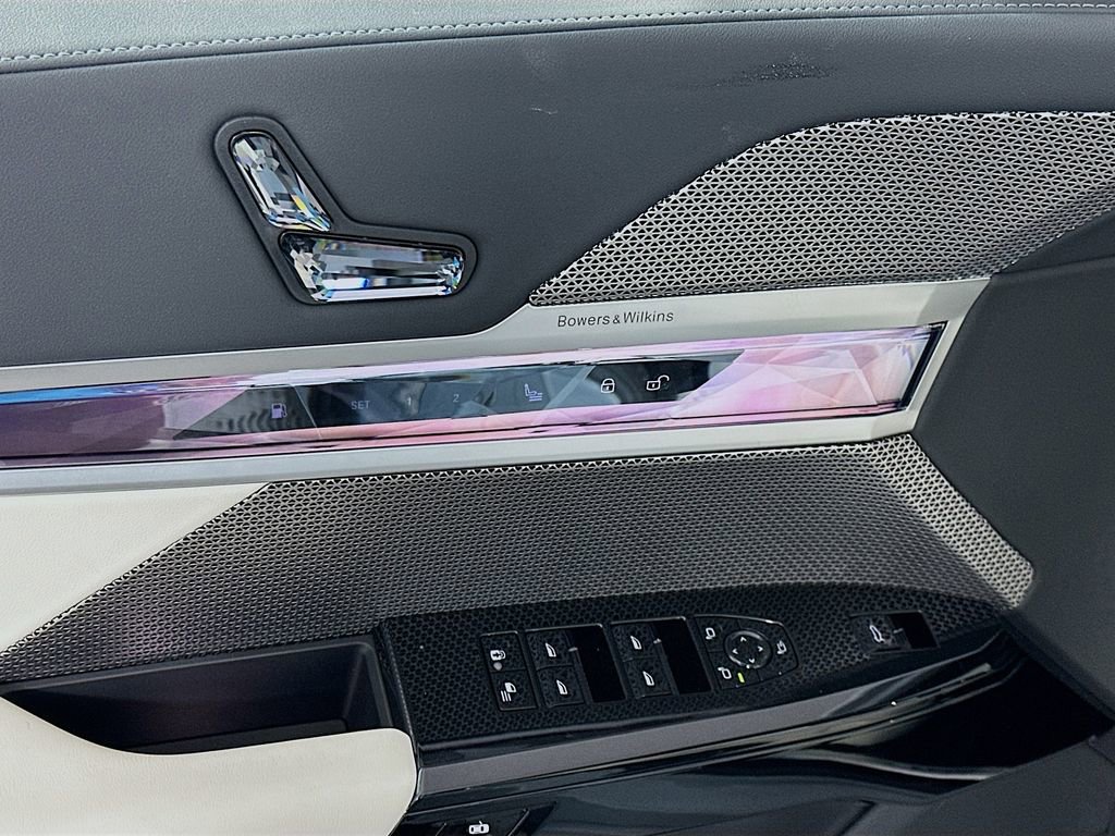 New 2026 BMW 750e xDrive image 20