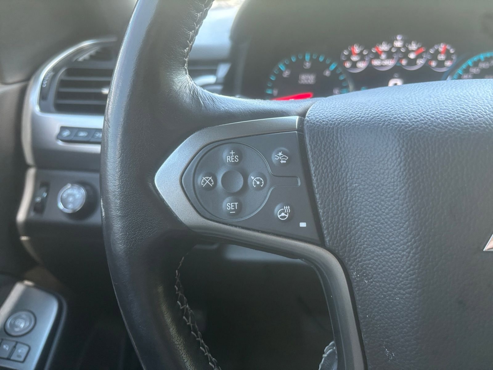 Used 2019 Chevrolet Tahoe Premier AWD/4WD image 22