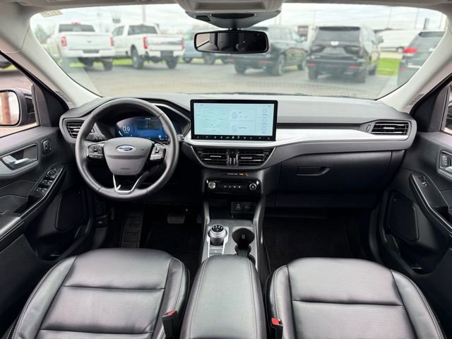 Used 2025 Ford Escape Platinum image 2