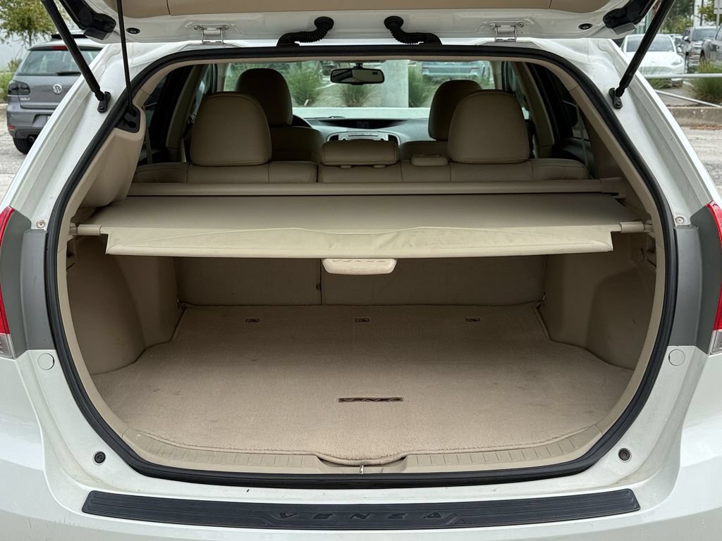 Used 2012 Toyota Venza XLE w/ XLE Premium Pkg AWD/4WD image 12