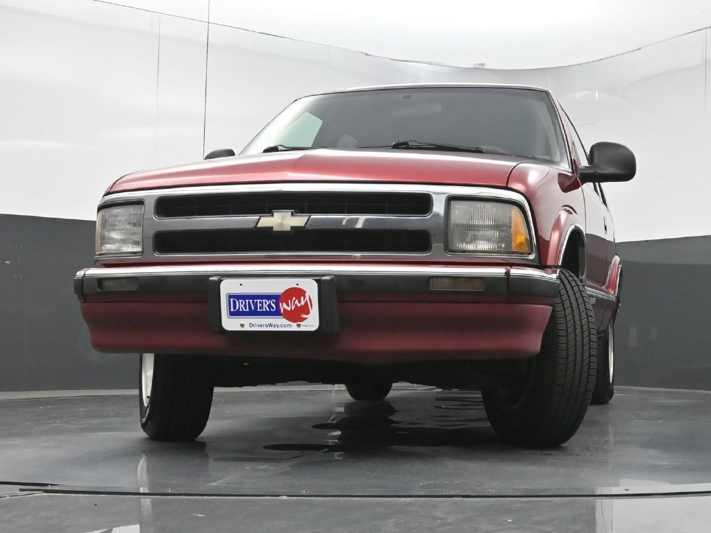 Used 1996 Chevrolet Blazer 2WD 4-Door image 16