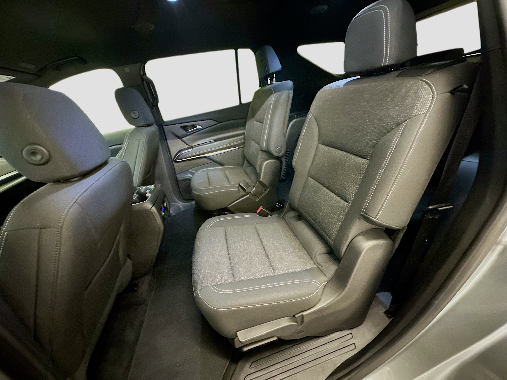 Used 2025 Chevrolet Traverse LT image 29