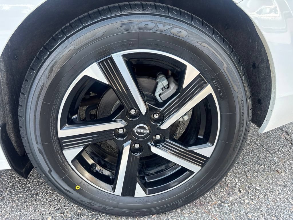 Used 2025 Nissan Sentra SV FWD image 35
