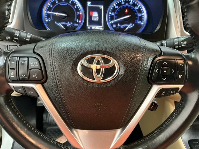 Used 2018 Toyota Highlander XLE AWD/4WD image 29