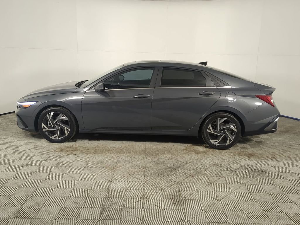 Certified 2024 Hyundai Elantra Limited image 8