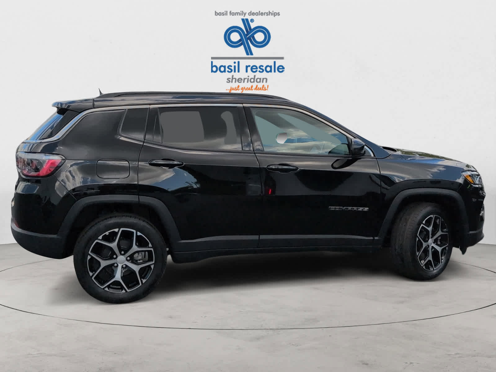 Used 2024 Jeep Compass Limited image 12