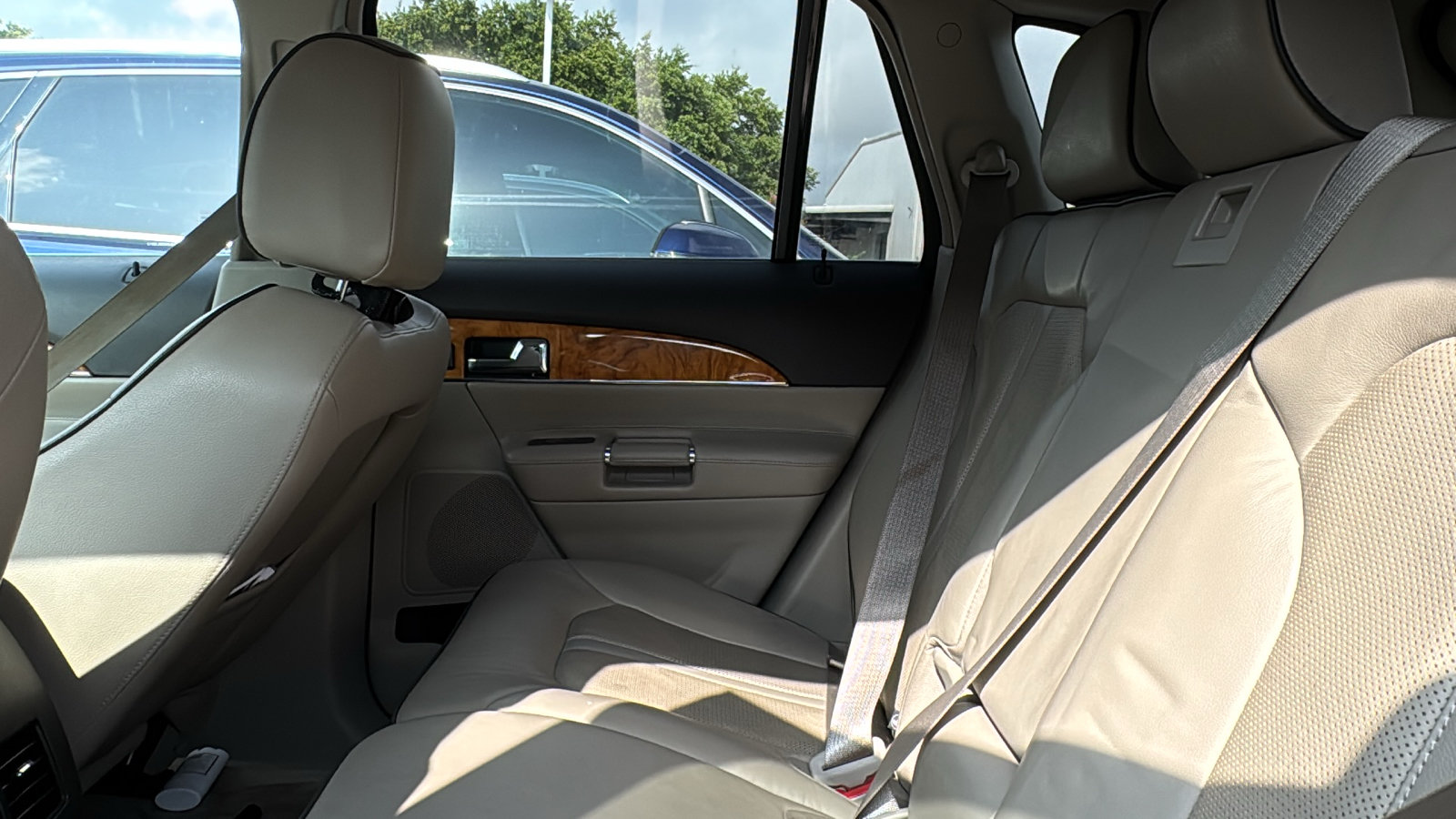 Used 2013 Lincoln MKX FWD image 10