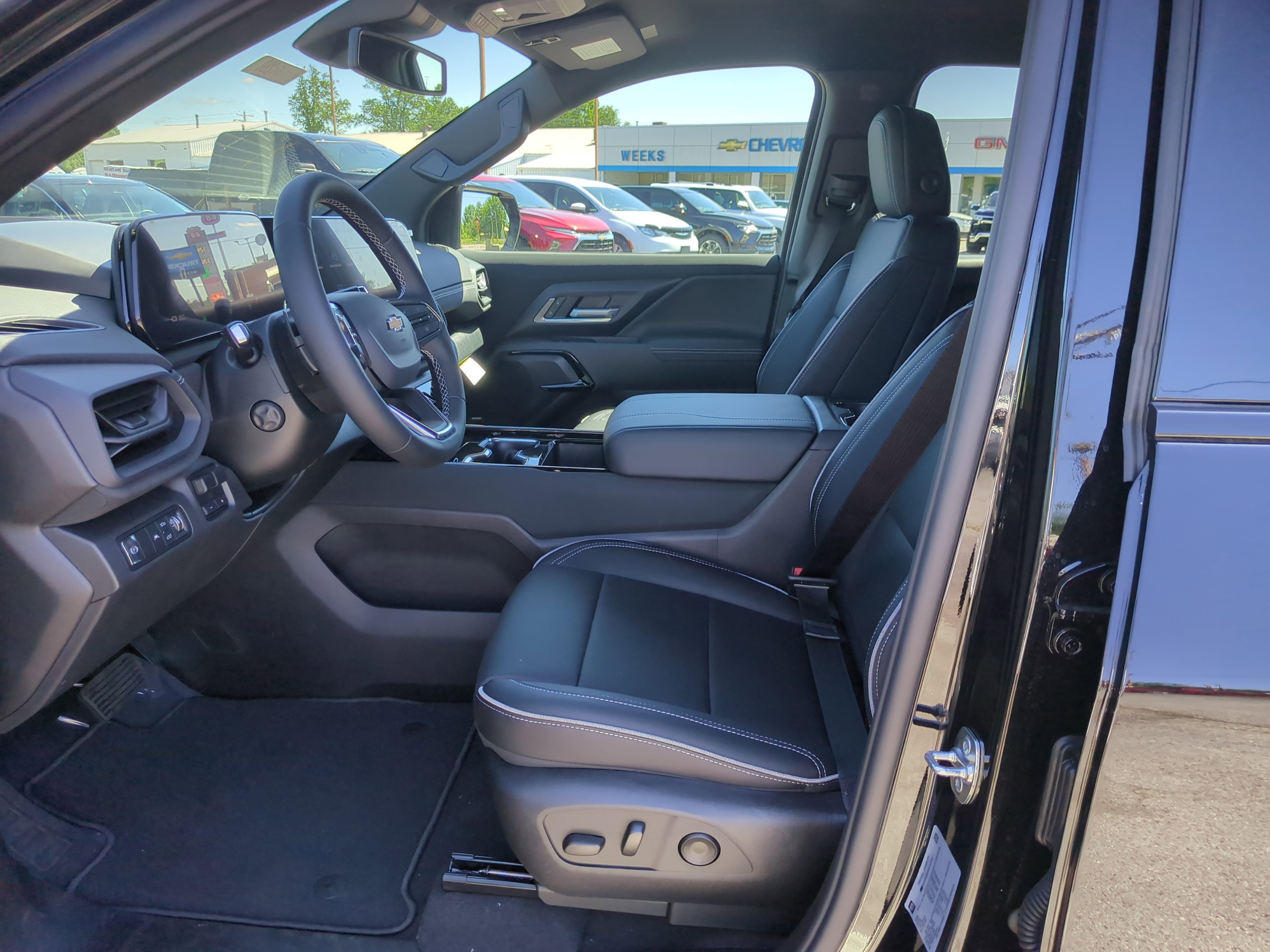 New 2025 Chevrolet Silverado EV LT image 8