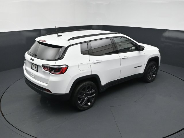 New 2026 Jeep Compass Latitude AWD/4WD image 18