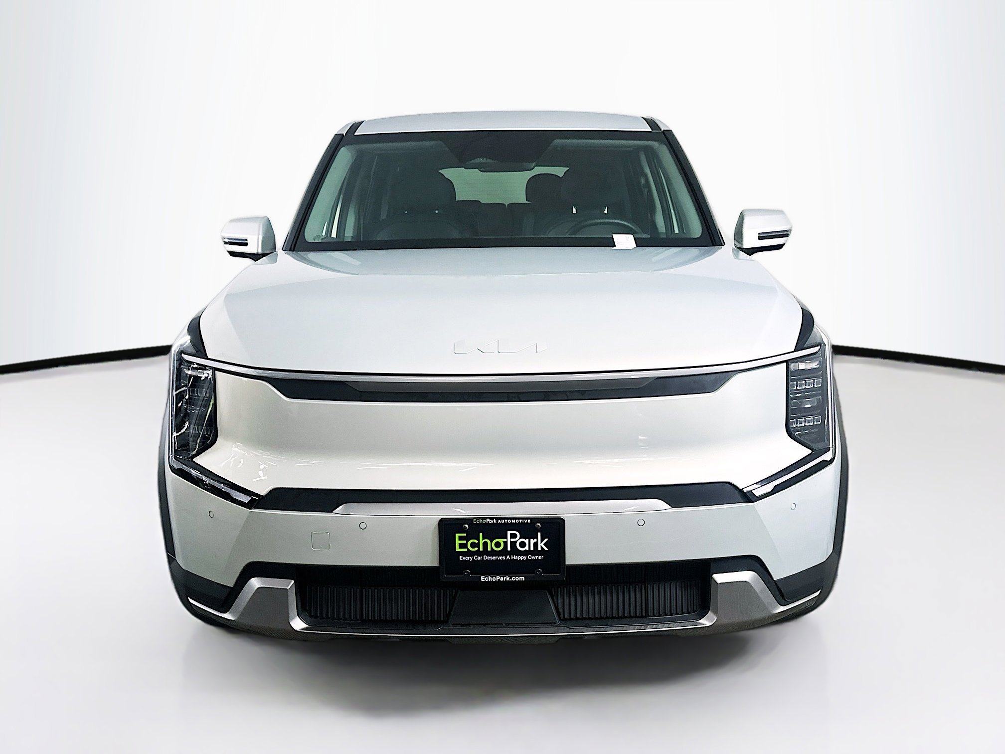 Used 2024 Kia EV9 Light Long Range RWD image 2