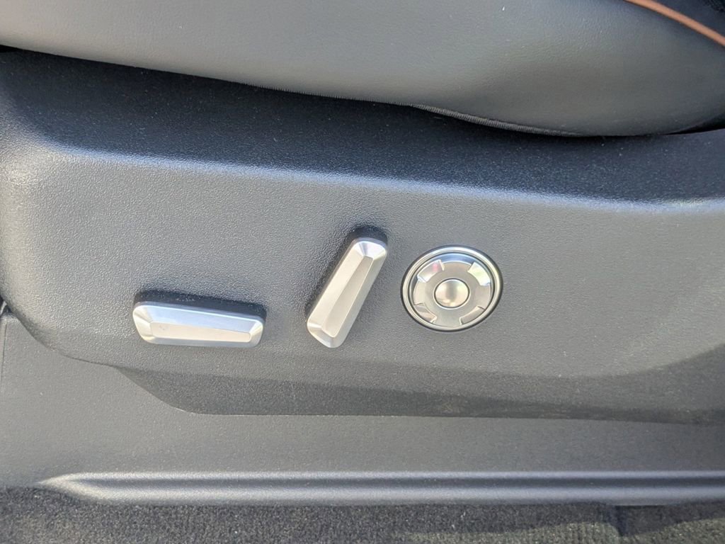 New 2026 Lincoln Navigator Black Label image 21