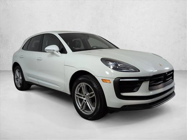 Certified 2025 Porsche Macan Turbo image 7