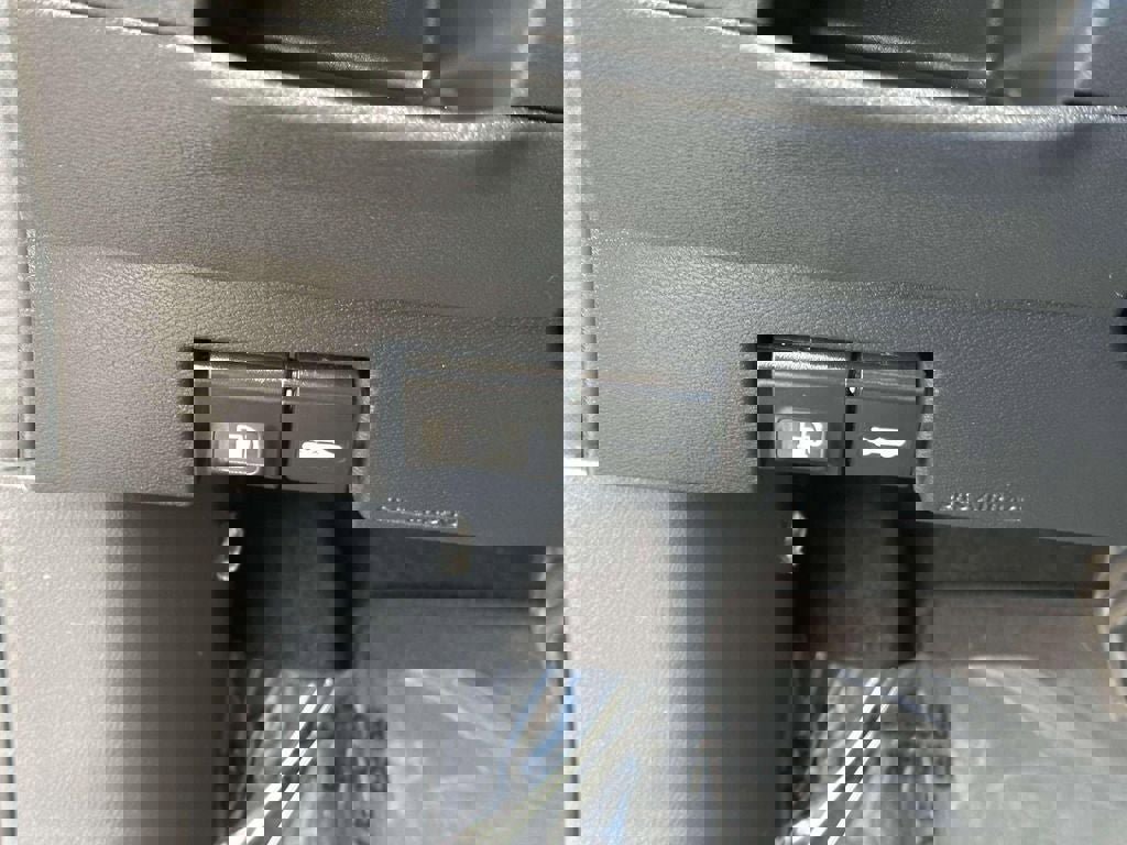 Certified 2024 Nissan Kicks SR image 15