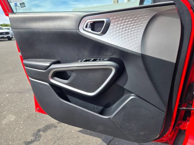 Used 2024 Kia Soul LX FWD image 12