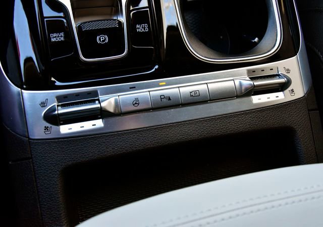 Certified 2024 Kia Carnival SX Prestige image 31