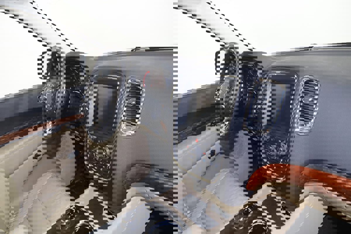 Used 2014 Dodge Durango Limited w/ Premium Group AWD/4WD image 42