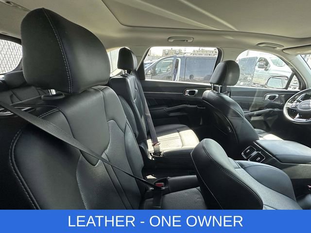 Used 2023 Kia Sorento SX image 3