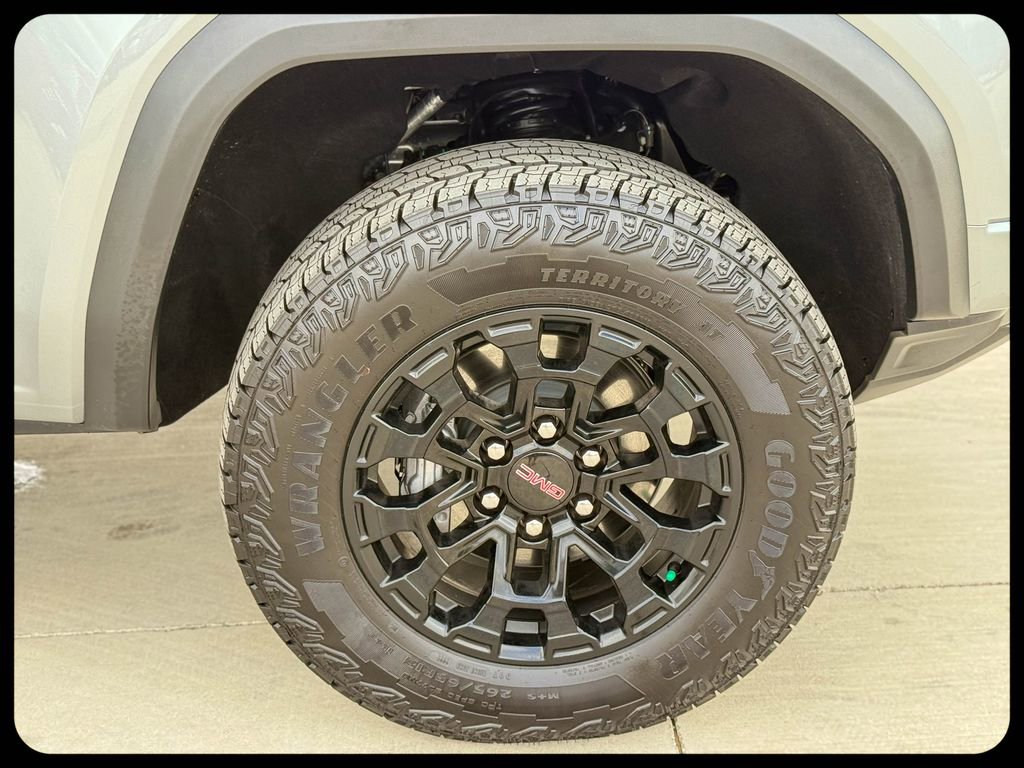 Used 2026 GMC Canyon Elevation w/ Convenience Package image 9